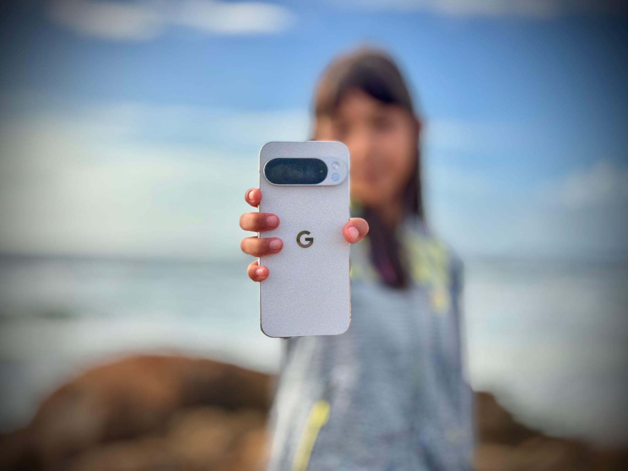 Google Pixel 10 Pro XL na cor Porcelana.