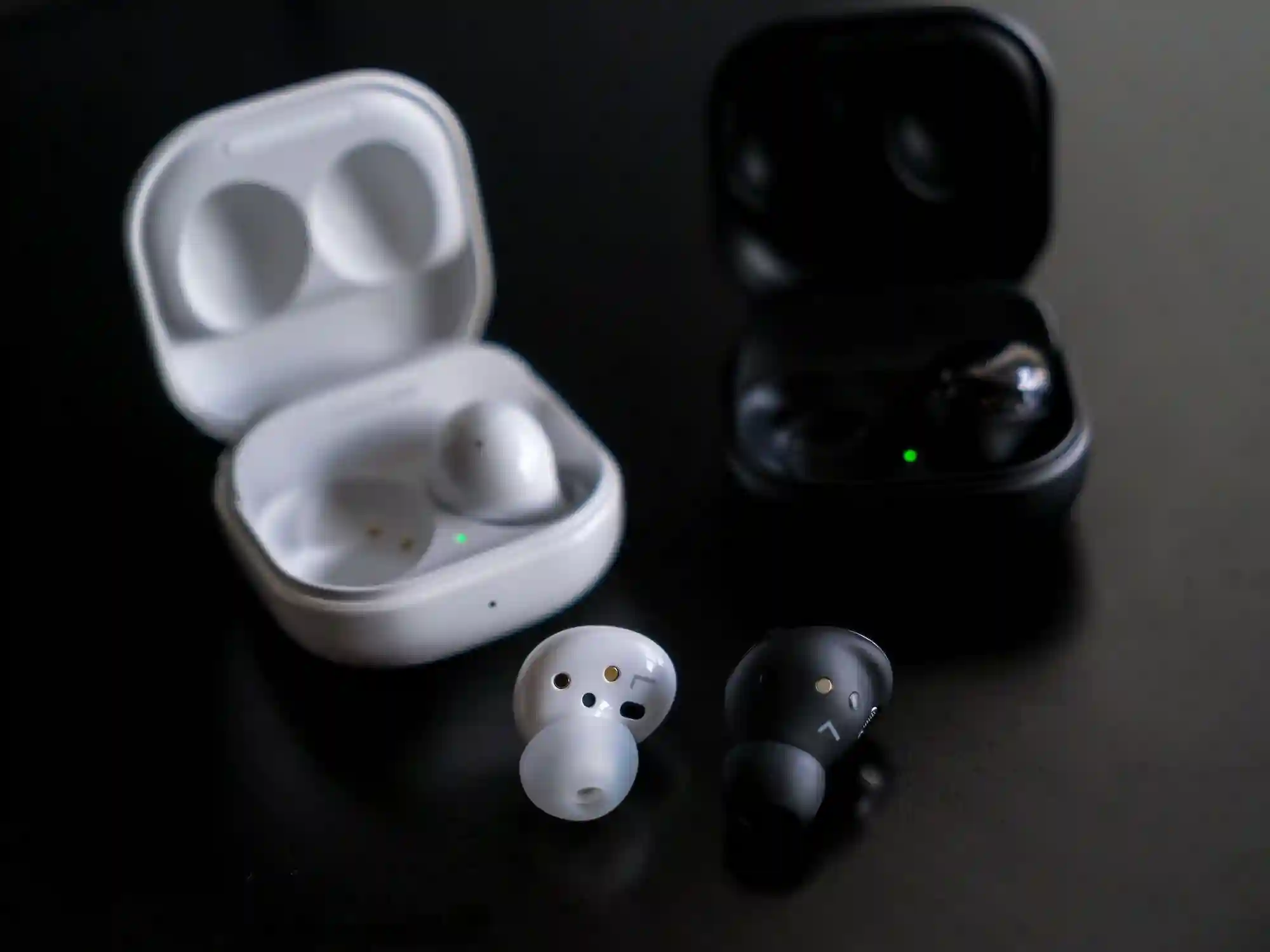 Samsung Galaxy Buds Pro e Buds 2 Pro: entende as diferenças e semelhanças