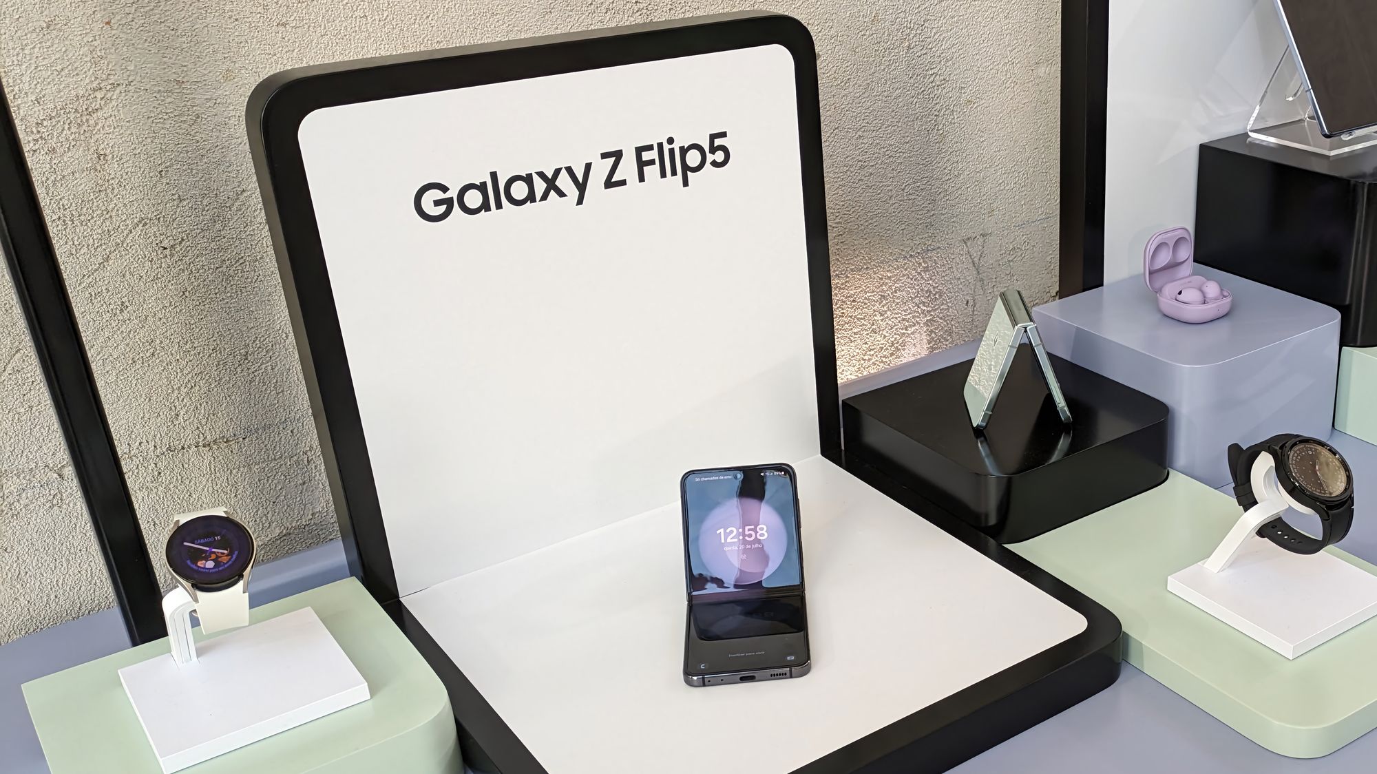 O poder da portabilidade elevado a um novo patamar: Chegou o novo Samsung Galaxy Z Flip5