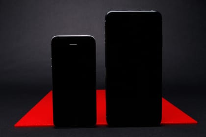 O adeus aos telemóveis compactos está cada vez mais inevitável