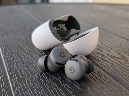 (Review) Google Pixel Buds 2a são confortáveis e versáteis, com um preço apelativo